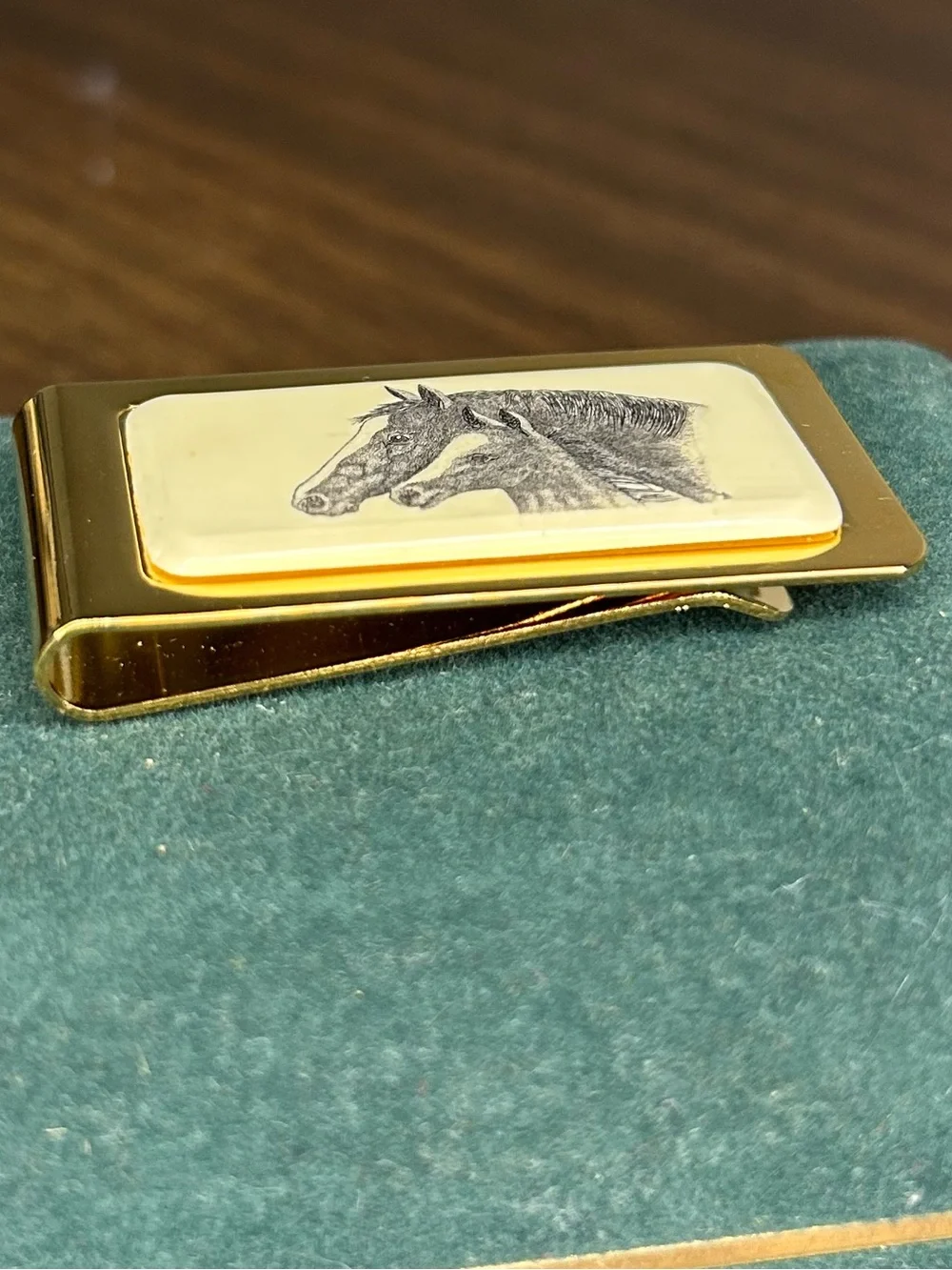 Barlow Scrimshaw-Style Etched Horses Money Clip New in Box